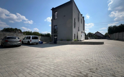 Lokal 60m2 w budynku po remoncie| Sprawdź!