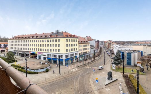 Centrum/ 2 pokoje/ Duży balkon/ CO miejskie