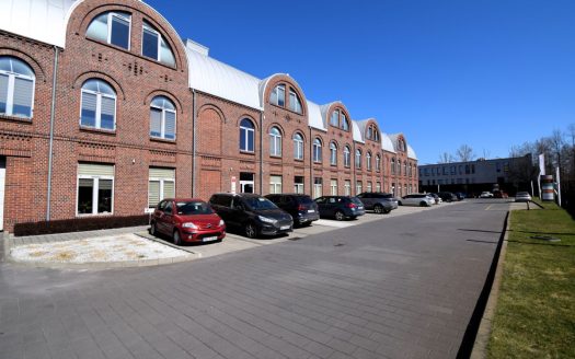 Duży parking, nowoczesny biurowiec, OD ZARAZ!