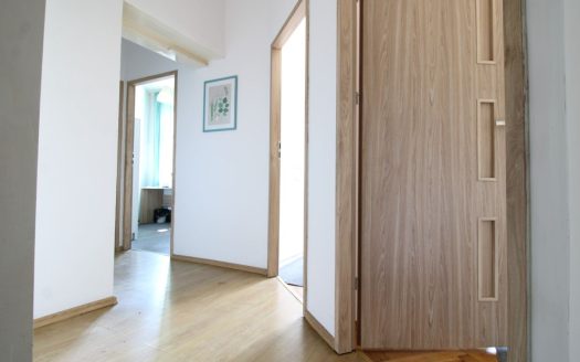 130m2 na wynajem 9 pokoi + 2 łazienki+ kuchnia