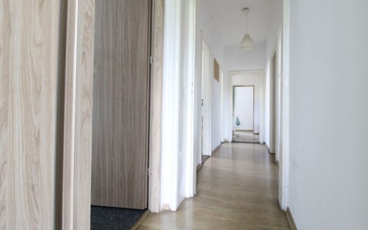130m2 na wynajem 9 pokoi + 2 łazienki+ kuchnia