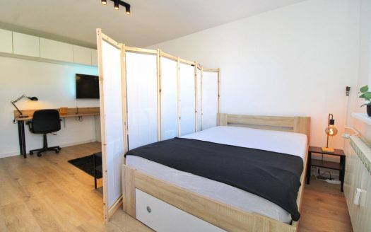 Przestronna kawalerka z balkonem na Brynowie