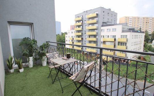 do wejścia * balkon * niski czynsz
