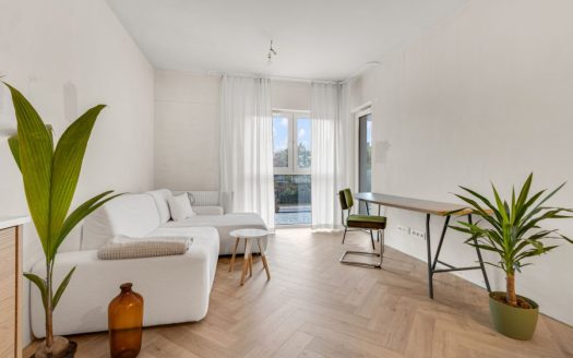 2 pokoje + balkon. Apartamentowiec z 2023r