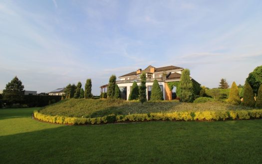 REZYDENCJA ZA MIASTEM | REPTY ŚLĄSKIE | 3600 m2