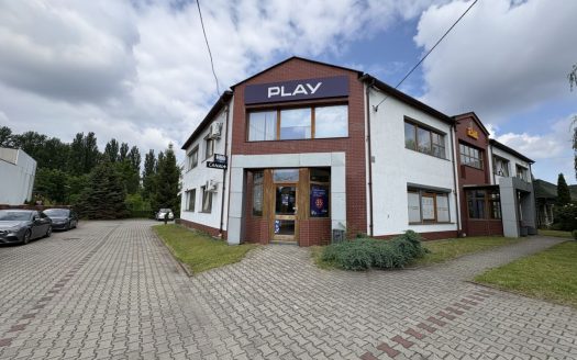 Sala sprzedaży i biuro*Idywidualne wejście*Parking