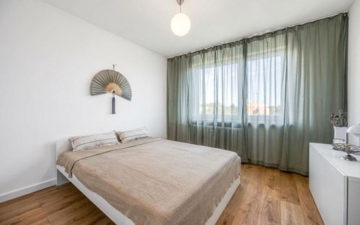 Przestronne, do wejścia, widok na zieleń