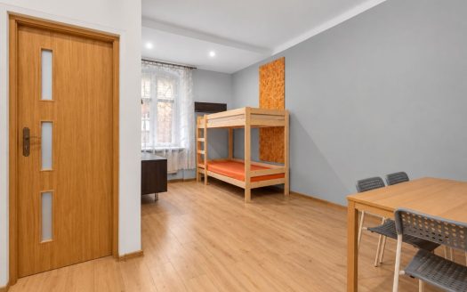 Na parterze w centrum z niskim czynszem